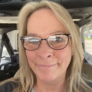 Meet your Posher, Julie